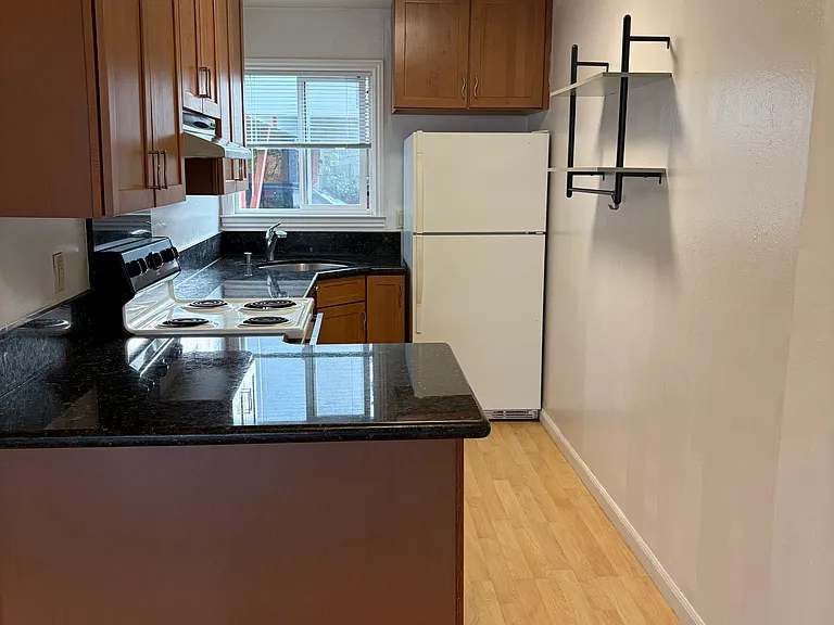 301 Laurel Way #2 — Photo 16