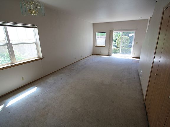 3rd image of 9931 NE 134th Ct