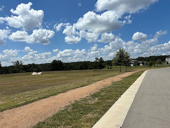 4th image of 132 Yellow Bell Run