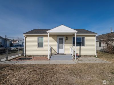 2122 W Spruce Street, Moses Lake, WA, 98837