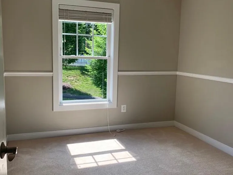 2132 Saranac Ct — Photo 8