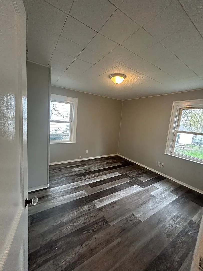 1305 Spring St — Photo 4