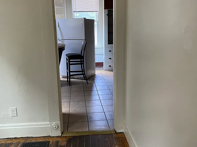 2333 Victor St — Photo 41