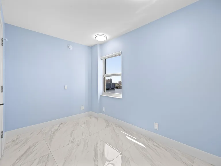 137 Golden Isles Dr #914 — Photo 27