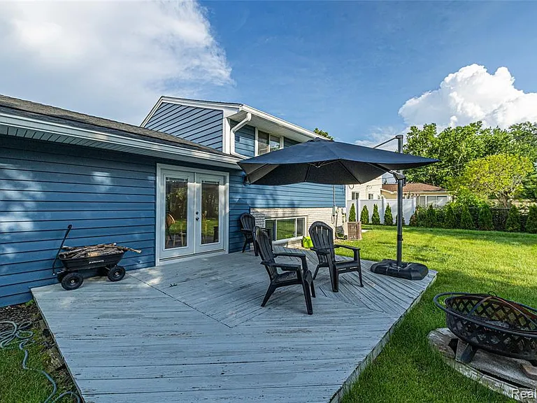 676 Sheffield Rd — Photo 29