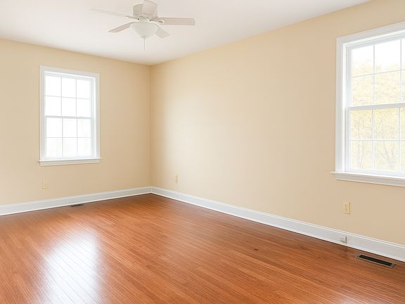 3rd image of 61 Cooper St