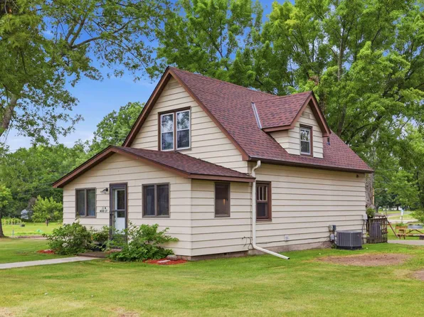 11 Wood St N, Mora, MN 55051