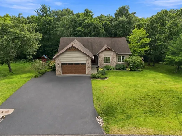 E9265 Pebblebeach Dr, Wisconsin Dells, WI 53965