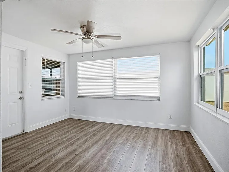 3301 Rosefield Dr — Photo 19