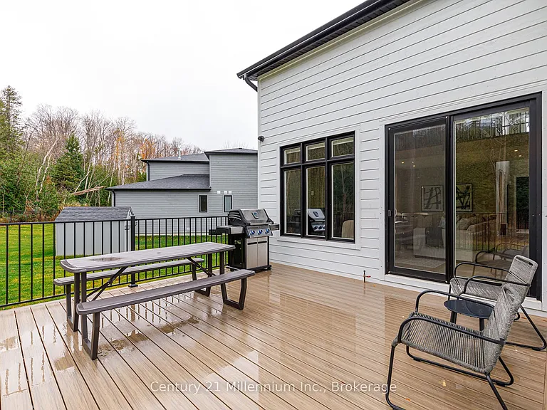82 Goldie Ct — Photo 44
