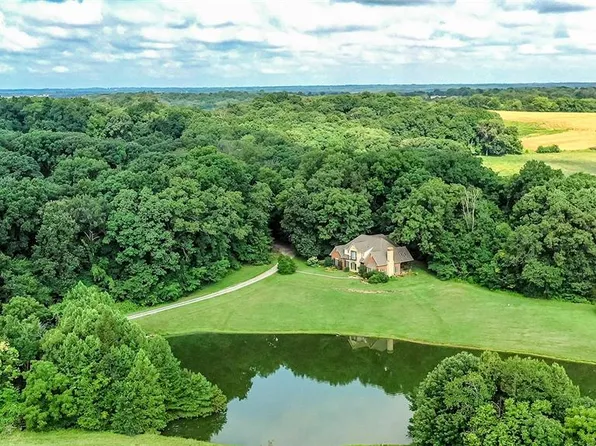 10631 Wine Hill Rd, Chester, IL 62233