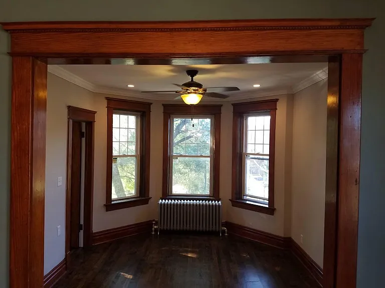 W Thome Ave — Photo 17