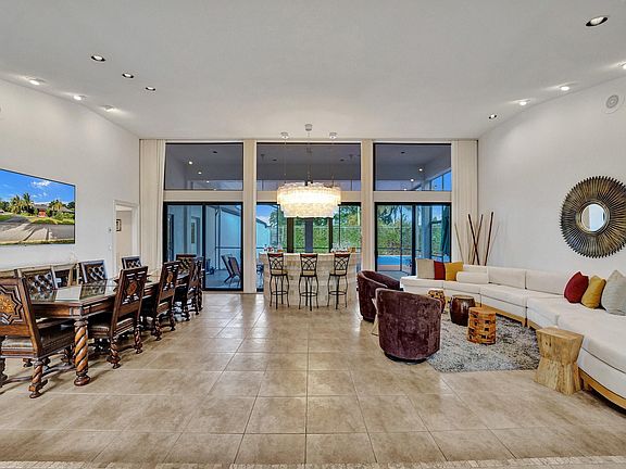 5th image of 5301 Woodlands Boulevard