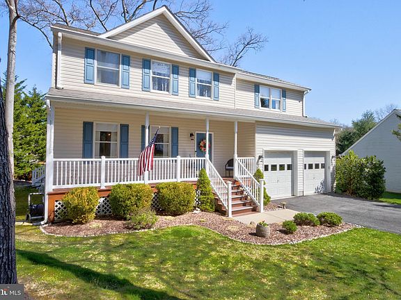 3rd image of 208 Broad Oaks Ln