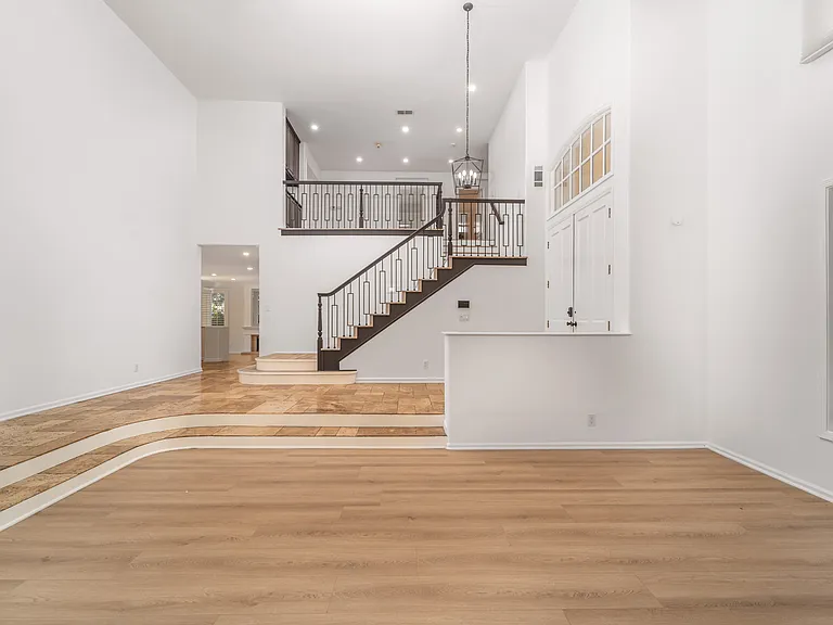 24961 Alicante Dr — Photo 10