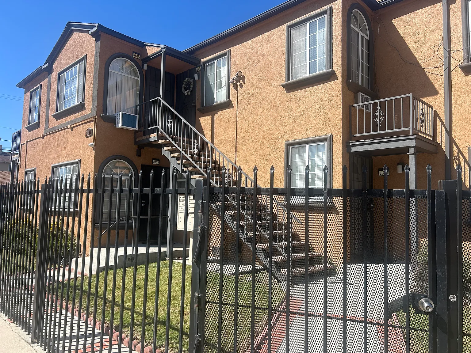 2 bed, 780 sqft, $2,450 — Photo 3