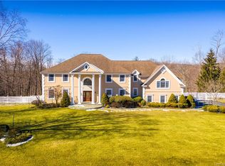 16 Autumn Ridge Ct, Katonah, NY 10536