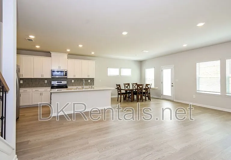 177 Water Oak Way — Photo 4