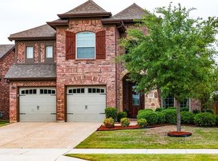 11516 Round Leaf Dr, Fort Worth, TX 76244