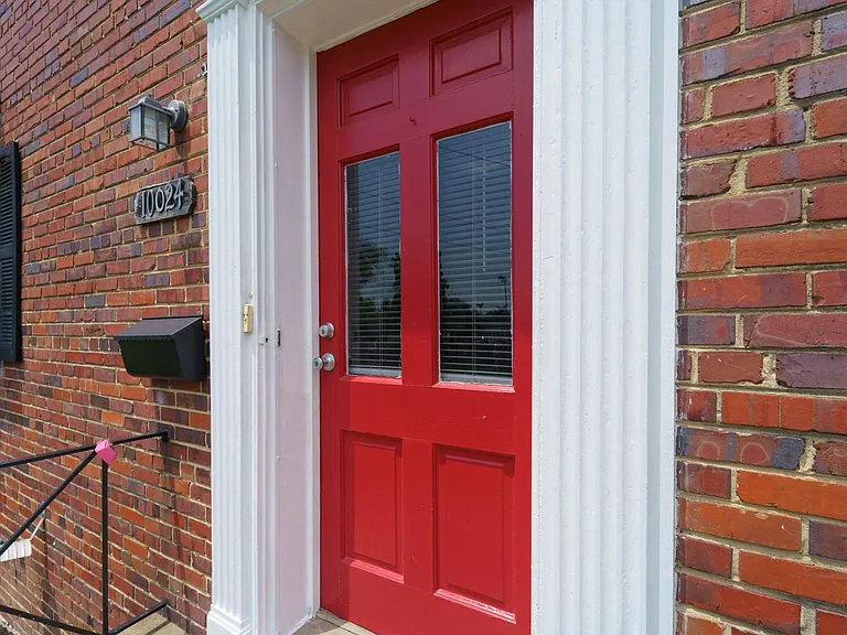 10024 Lorain Ave — Photo 3