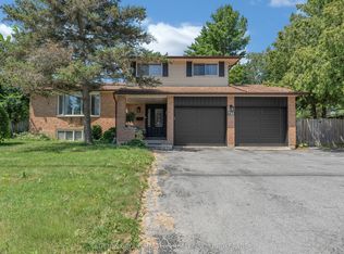 715 Collins Bay Rd, Kingston, ON K7M5H1