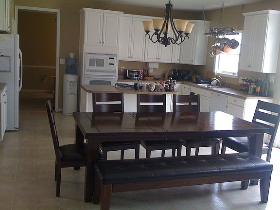 3rd image of 10221 Antietam Ct