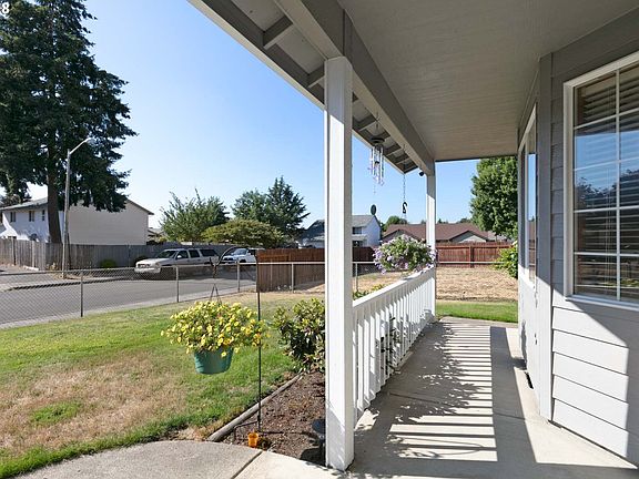 3rd image of 5107 NE 141st Ct