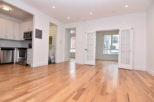 Rented by Bohemia Realty Group | media 12