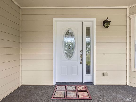 3rd image of 121 Grand Fir Ln