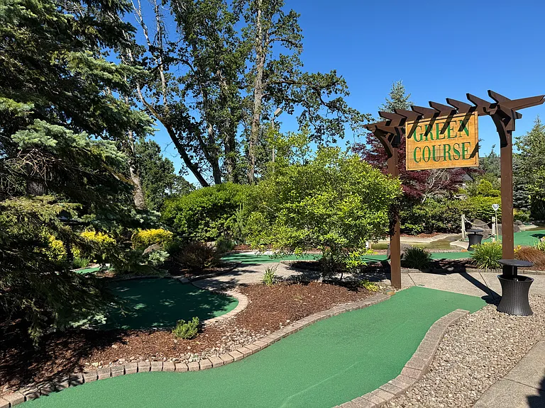 putt-putt golf courses - there are two at Eagle Landing. Free access