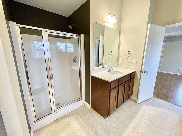 311 Highgrove Dr — Photo 5