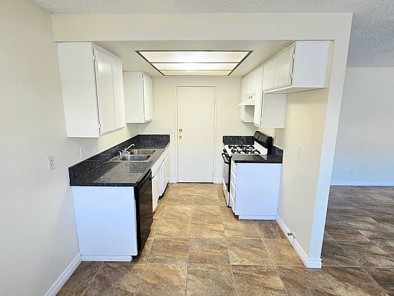 4th image of 1908 S Mountain Ave #6