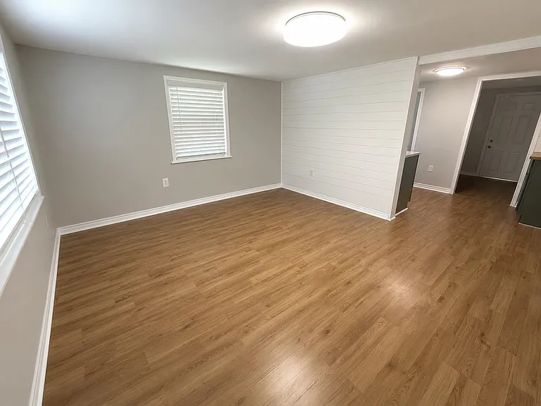 408 Soward Ave — Photo 5