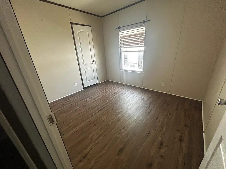 206 Ruby St — Photo 8