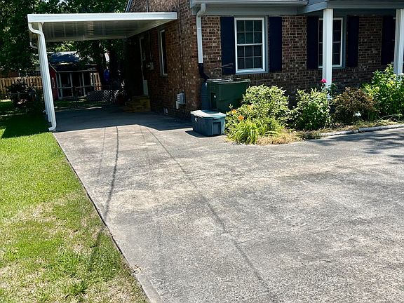 3rd image of 2104 Charles Boulevard
