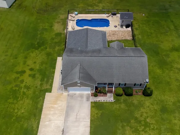 1428 Haws Run Road, Maple Hill, NC 28454