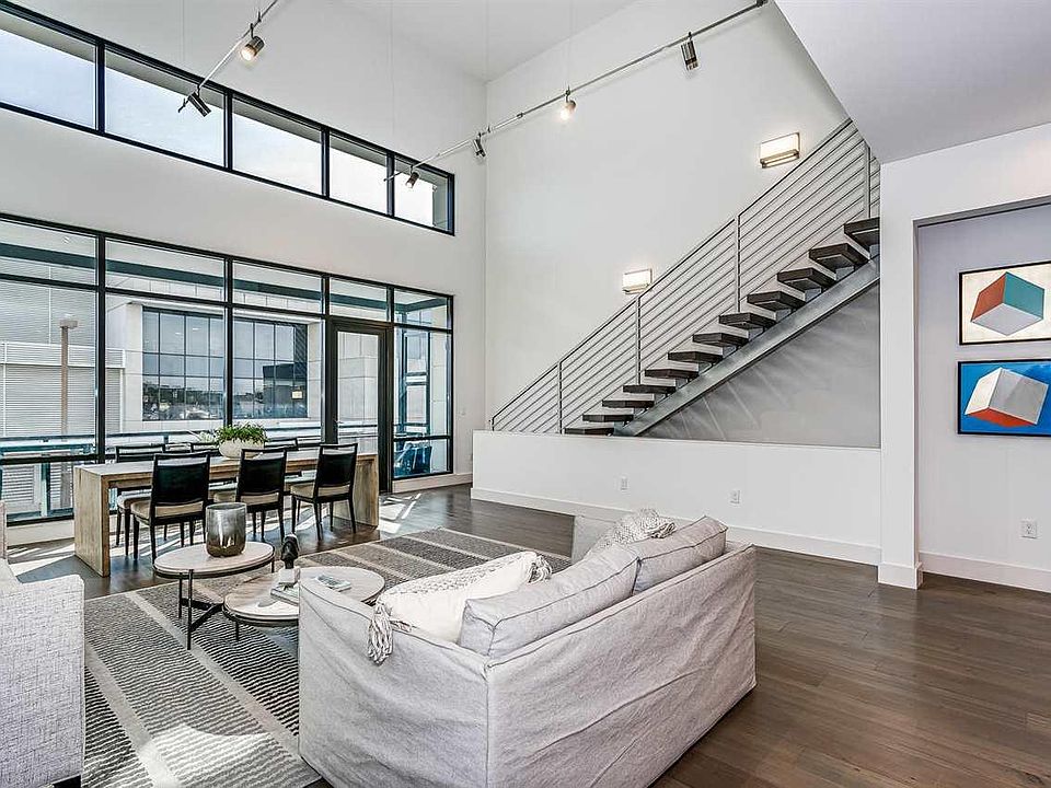 1st image of 126 W Government St #2B
