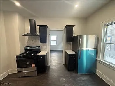 2085 W 11th St #1 — Photo 17