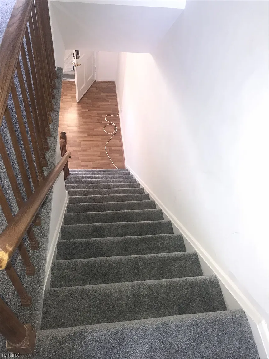 2245 Graythorn Rd photo 1