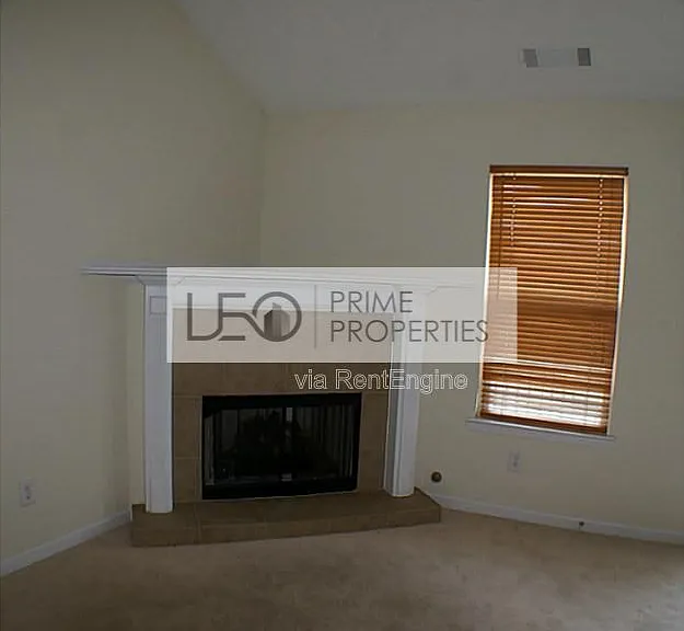 3168 Meadow Point Dr — Photo 2
