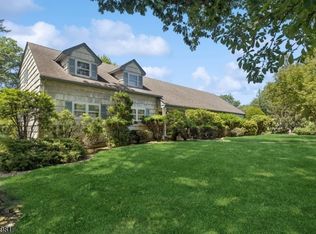 18 Pin Oak Rd, West Caldwell, NJ 07006