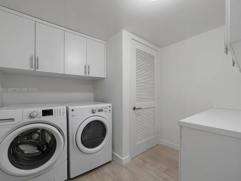 1201 20th St #401 — Photo 15
