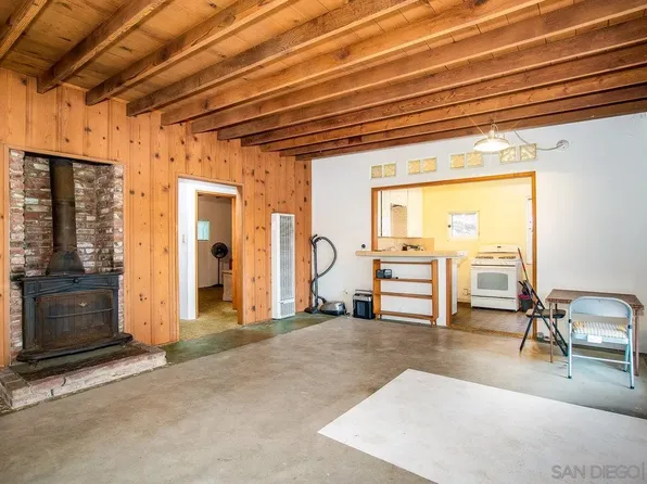 6525 Macarthur Dr, Lemon Grove, CA 91945