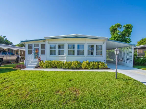 58 Village Lane, Jensen Beach, FL 34957