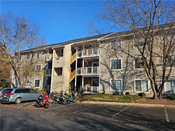 220 Elm St APT 104, Clemson, SC 29631