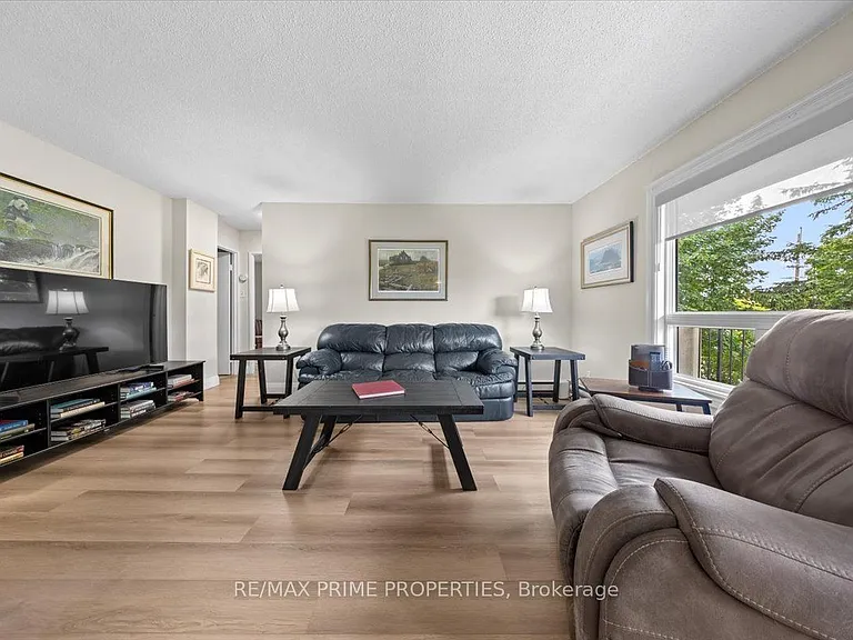 158 McArthur Ave #209 — Photo 8