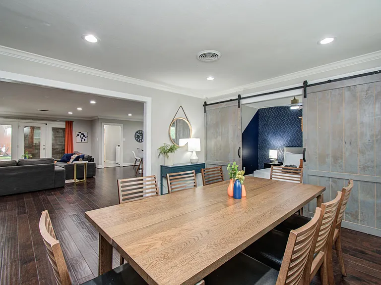 4749 Benning Dr — Photo 9