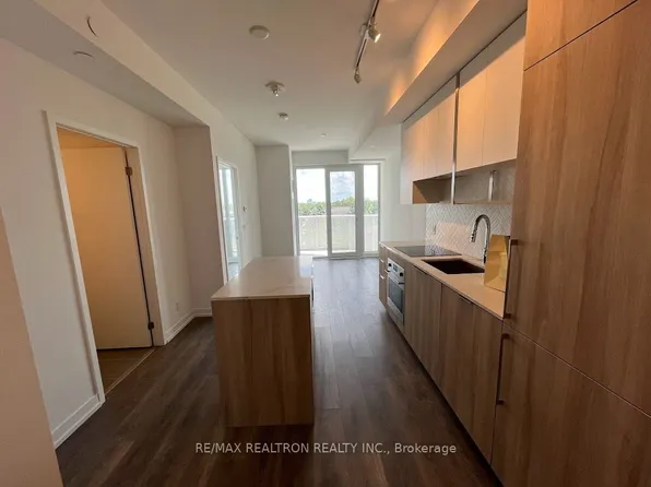 15 Holmes Ave #509, Toronto, ON M2N 0L4