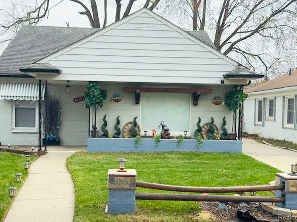 24101 Carlysle St, Dearborn, MI 48124