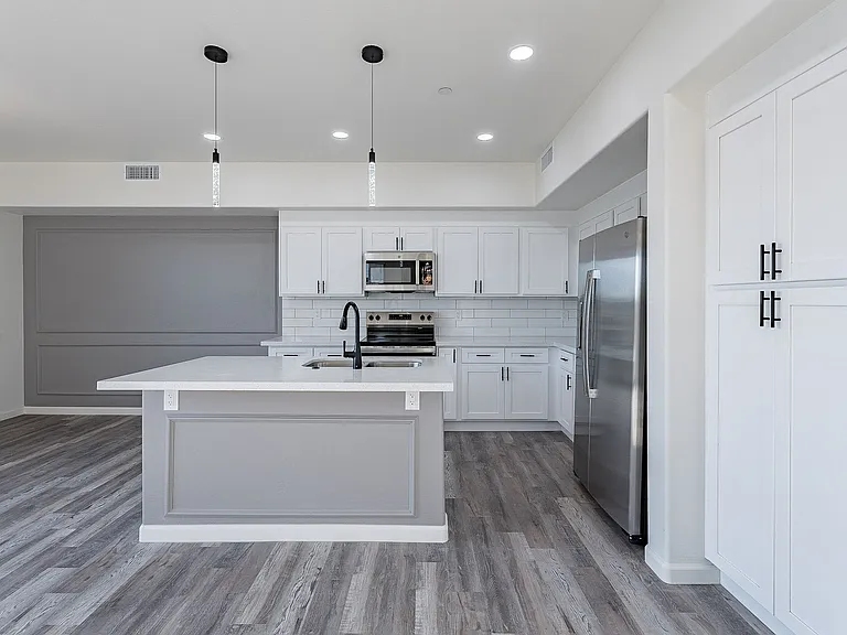55 W Thomas Ln — Photo 30